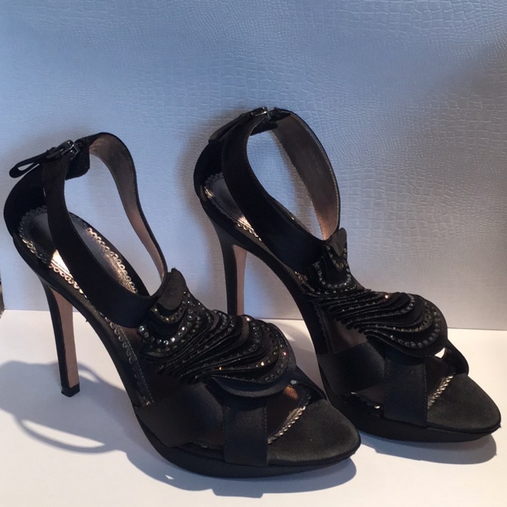 Bourne -Georgia- black heels.